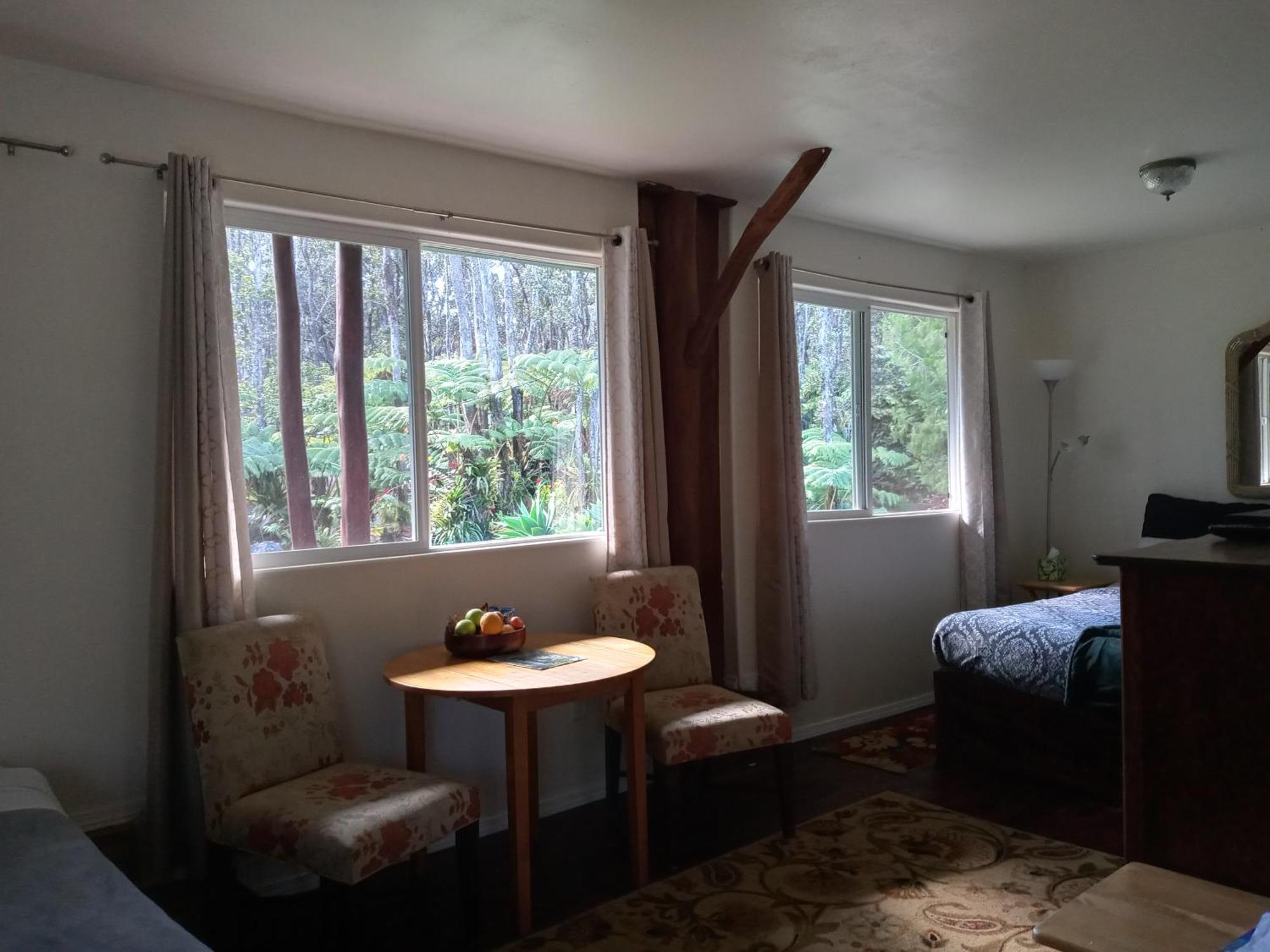 Aloha Crater Bed & Breakfast