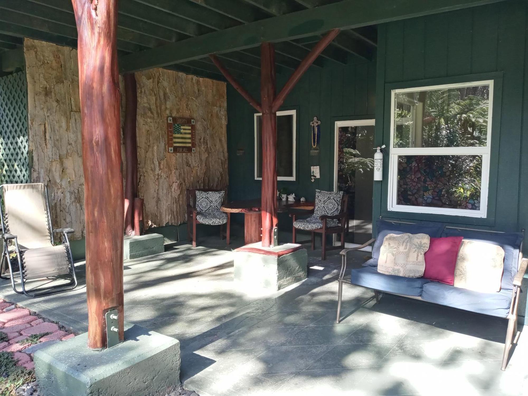 Aloha Crater Bed & Breakfast Volcano